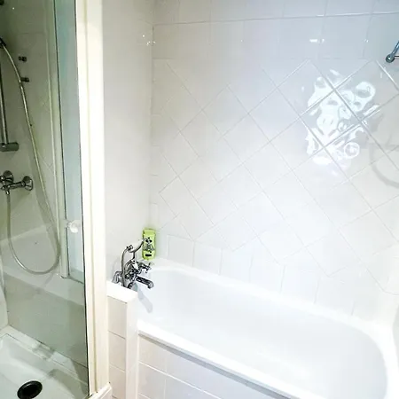 Ac - Station - Appart' Apartamento Avinhão